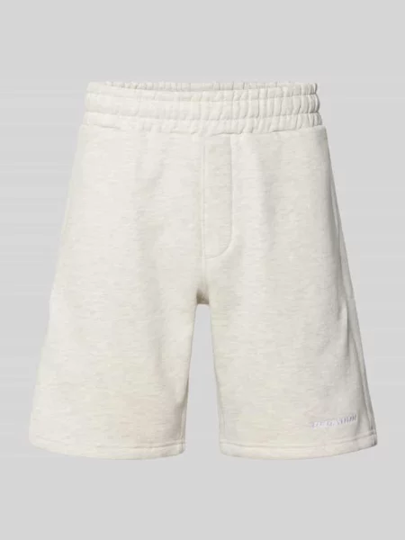 Szorty o kroju regular fit z wyhaftowanym logo Pegador