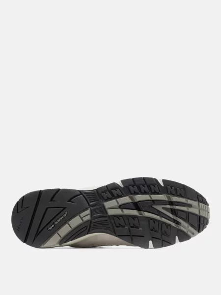 Замшевые кроссовки New Balance серые