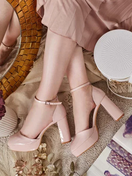 Lakirane sandali Resti roza