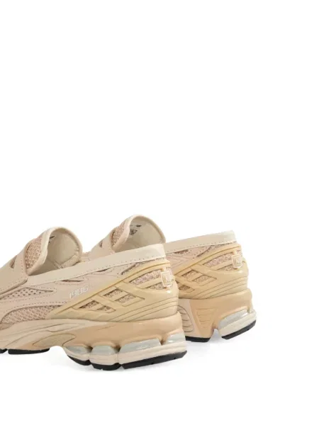 Велурени маратонки New Balance сиво