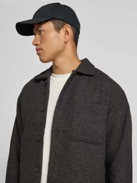 Kurtka koszulowa o kroju regular fit z brustaszą model SOHO OLLIE' Jack & Jones czarna
