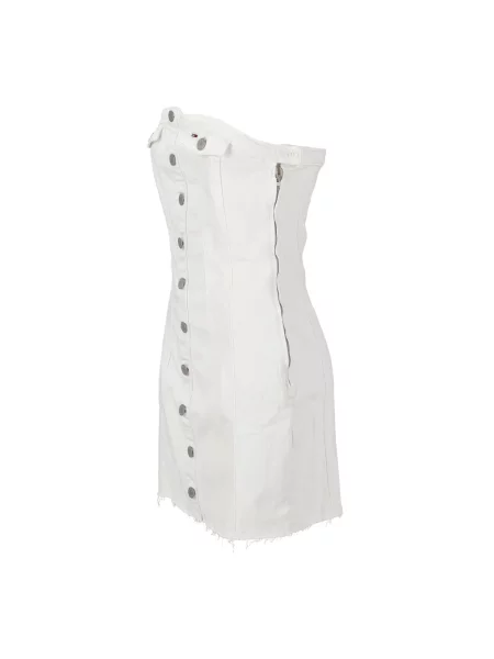 Mała mały sukienka jeansowa Tommy Jeans w jednolitym kolorze biała