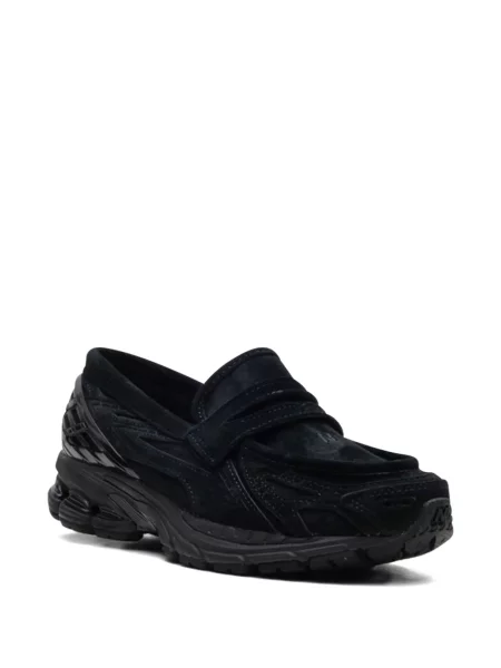 Sneakerși New Balance din piele de căprioară negru