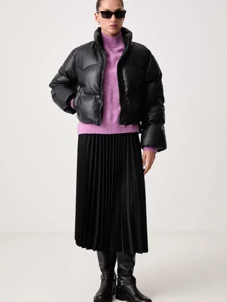 Levi's krátka bunda dámska PALMER CROPPED PUFFER čierna