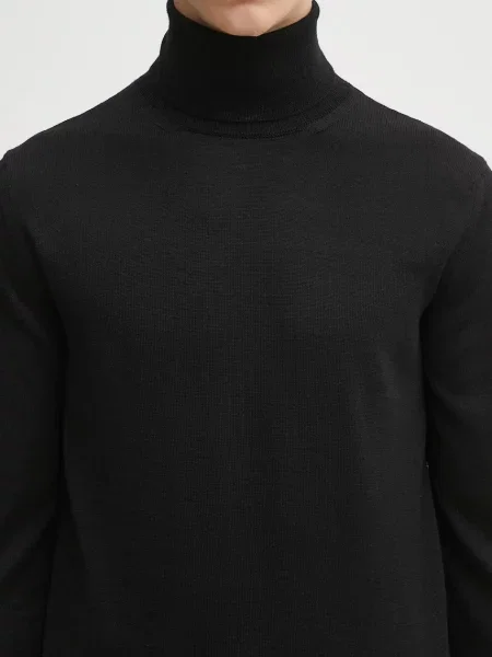 Вовняний светр Maison Margiela легкий гольф чорний