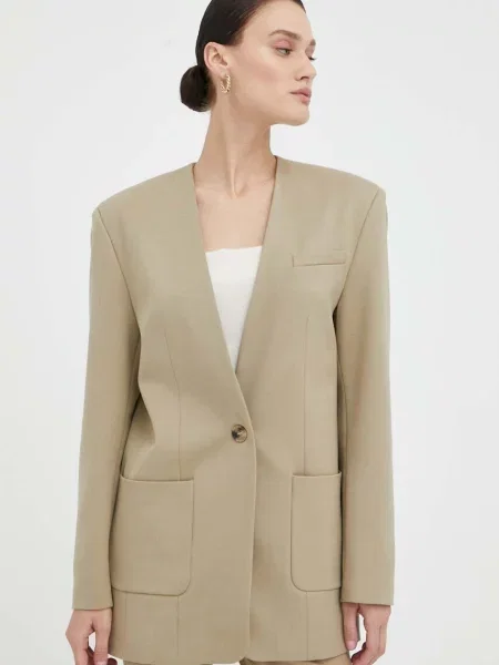 Sacou un singur rand de neted verde