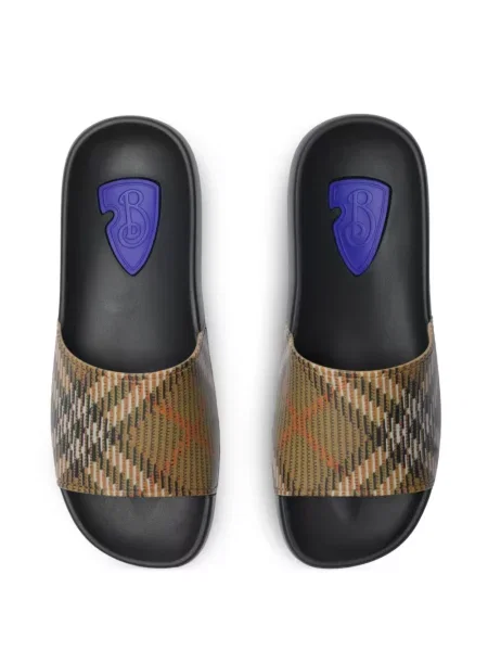 Παντοφλες Burberry καφέ