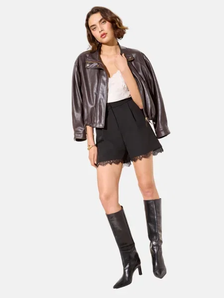 Friends Like These Pantaloni cutați negru