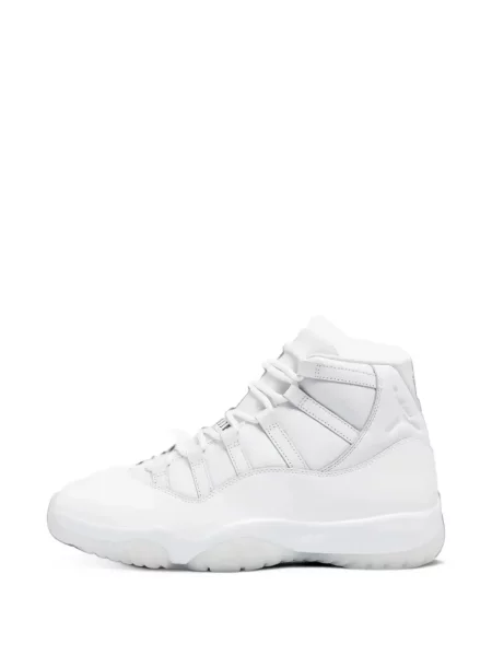 Sneakerși Jordan 11 Retro cu șireturi din dantelă retro alb