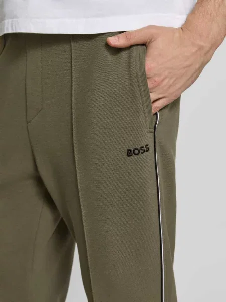 Spodnie dresowe o kroju regular fit z mieszanki bawełny model „JOIN HADIKO” Boss Green