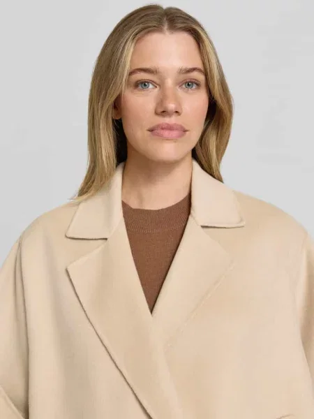 Krój regular fit krótki płaszcz z czystej żywej wełny model NEO' Weekend Max Mara