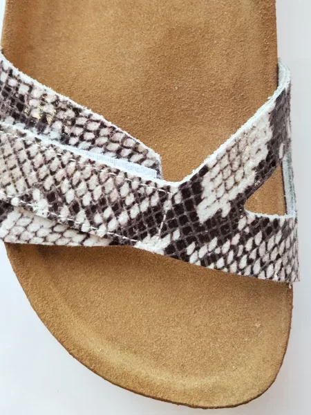 Кожаные босоножки Leon белые