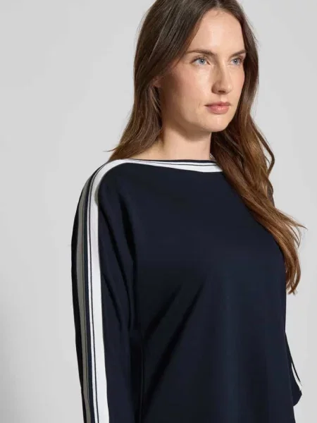 Sweter o kroju relaxed fit z mieszanki model ‘Kelva’ Someday granatowy