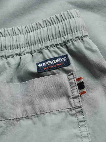 Pantaloni scurți Superdry gri