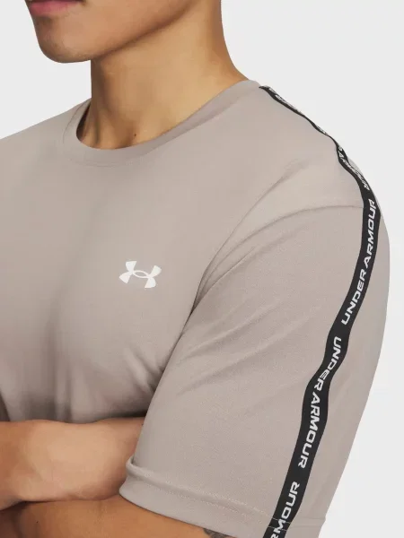 Спортивная футболка Under Armour бежевая