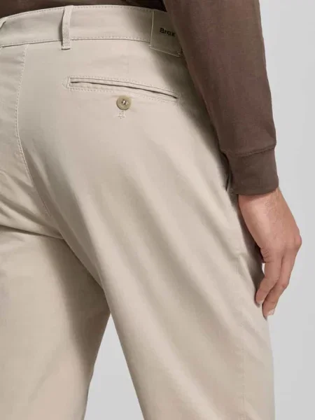 Spodnie materiałowe w kroju regular fit z dodatkiem lyocellu model Everest' Brax beżowe