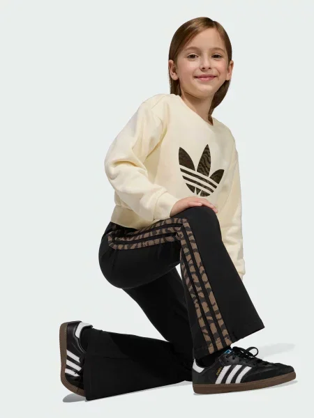 Костюмный спортивный костюм Adidas белый