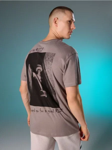 Sinsay tričko s potiskem na zádech šedá