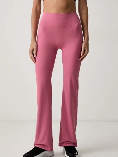 Pantaloni sport Nike roz