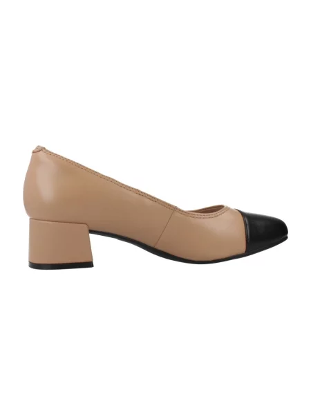Pantofi Clarks bej
