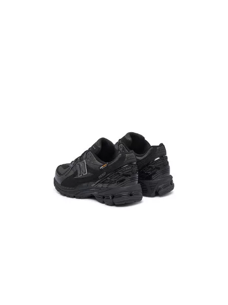 New Balance Sportcipők fekete