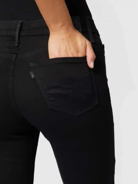 Jeansy z poszerzaną nogawką o kroju podkreślającym figurę model SHAPING BOOT’ Levi's® 300 czarne
