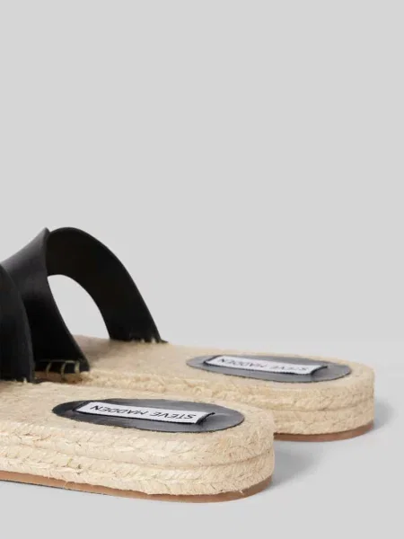 Klapki z efektem plecionki model ‘CHEER UP’ Steve Madden czarne
