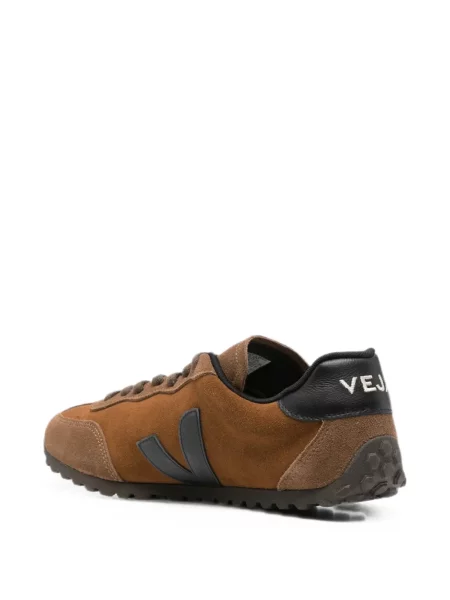 Szarvasbőr sneaker Veja autogrammal barna