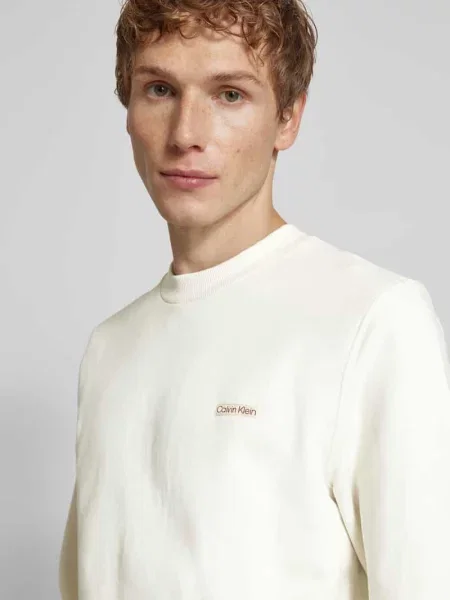 Bluza nierozpinana Calvin Klein Jeans z okrągłym dekoltem elegancka beżowa