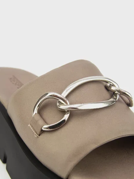 Шкіряні шльопанці Respect з камінням бежеві