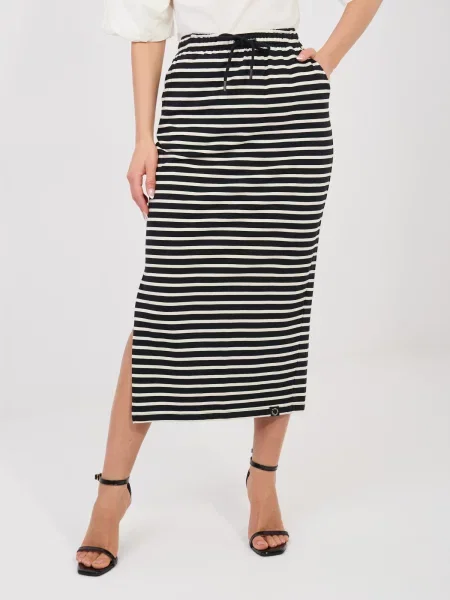Fustă Sublevel cu crăpătură negru