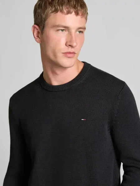 Sweter z dzianiny o kroju regular fit z czystej bawełny Tommy Jeans czarny
