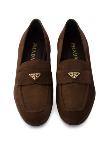 Pantofi loafer Prada din piele de căprioară maro