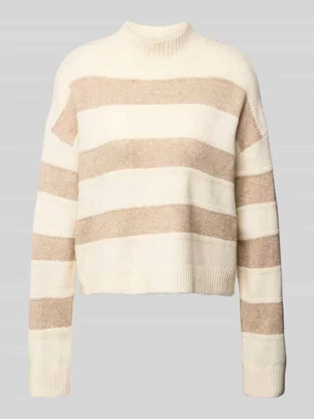 Sweter o kroju regular fit ze wzorem na całej powierzchni model ‘NEZ’ Vero Moda biały