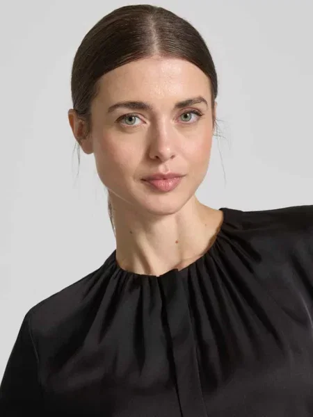 Bluzka o kroju slim fit z marszczeniami model ‘Banorah’ Boss czarna