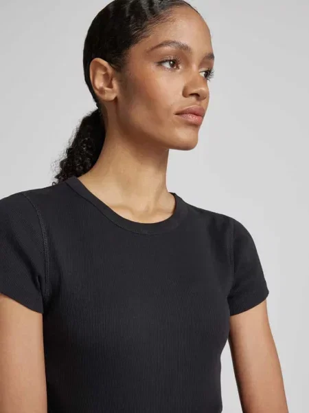 T-shirt o kroju slim fit z okrągłym dekoltem model ‘KOALE’ Drykorn czarna