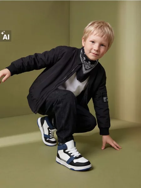 Sinsay Vysoké tenisky z imitace kůže s kontrastními vsadkami vícebarevná