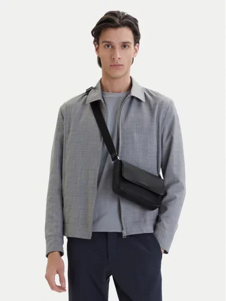 Calvin Klein Torbica Raised Small Flap Messenger crna