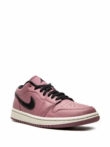 Sportbačiai Nike Air Jordan raudona