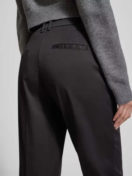 Spodnie materiałowe o kroju straight fit z domieszką lyocellu model Mara' Brax czarne