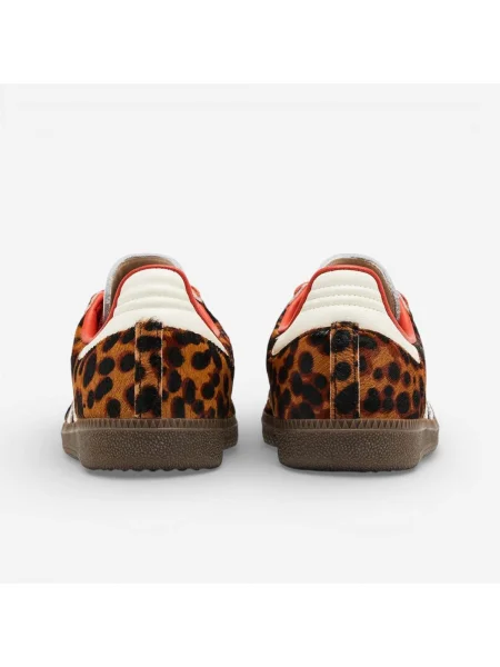 Pantofi Adidas cu model leopard roșu