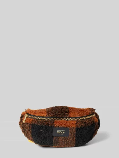 Saszetka nerka z naszywką z logo model ‘Brownie’ Wouf