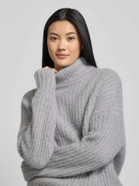 Sweter o kroju relaxed fit z imitacji dzianiny z mieszanki wełny z alpaki Fynch-hatton