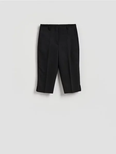 Reserved Pantaloni Capri negru