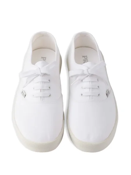 Sneakerși Prada cu șireturi din dantelă alb