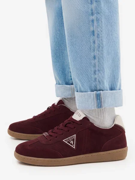 Sneakersy