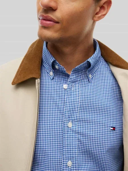 Koszula casualowa o kroju regular fit z wyhaftowanym logo Tommy Hilfiger niebieska