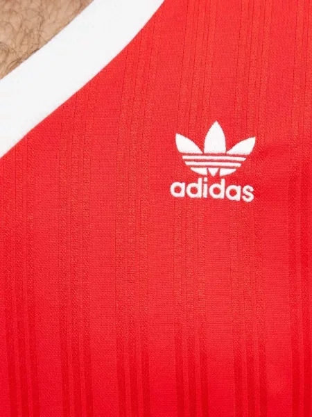 Prugaste kratke hlače Adidas crna