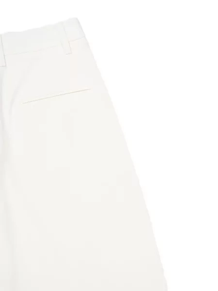 Pantaloni chino Matteau plisate alb