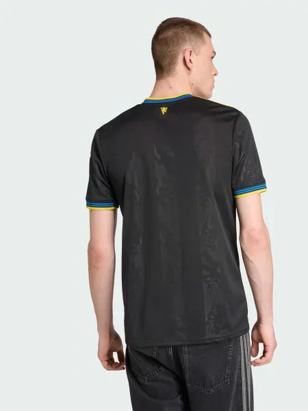 Переработанный футболка Adidas черная